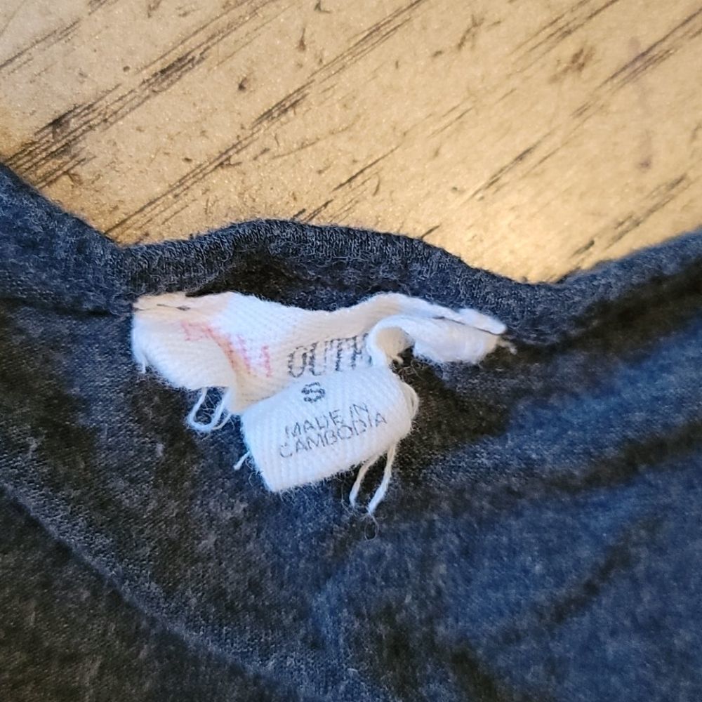 Size small gray tank top - Picture 2 of 3